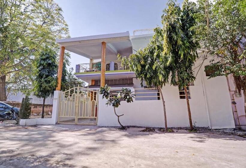 Collection O Hotel Dream Connect