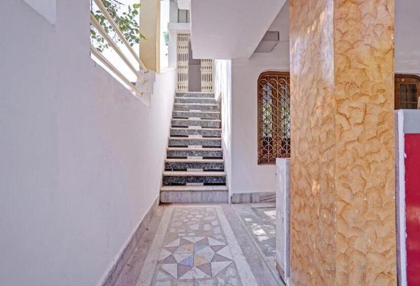 Collection O Hotel Dream Connect