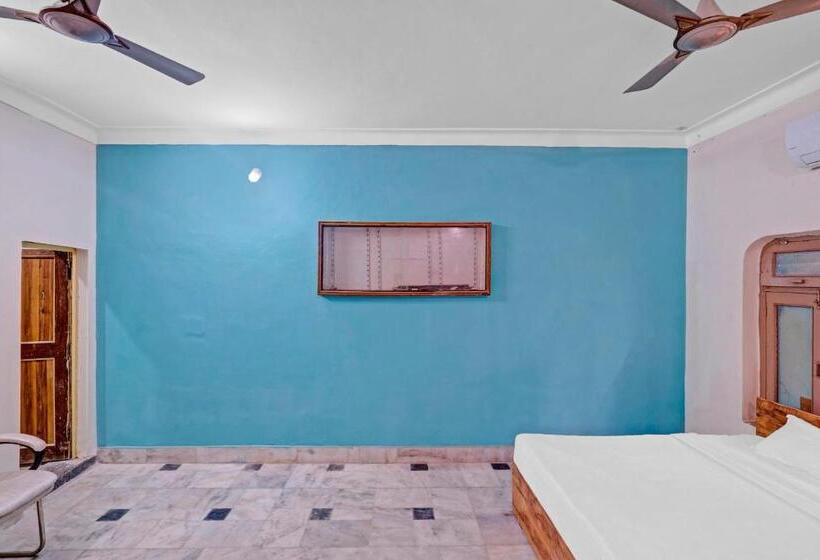 Collection O Hotel Dream Connect