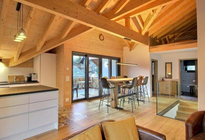 Source 24 Penthouse Spectacular View