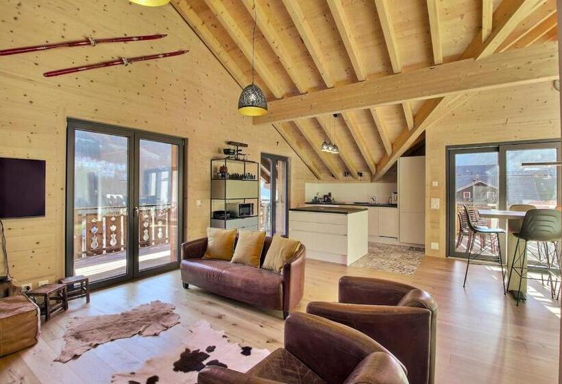 Source 24 Penthouse Spectacular View