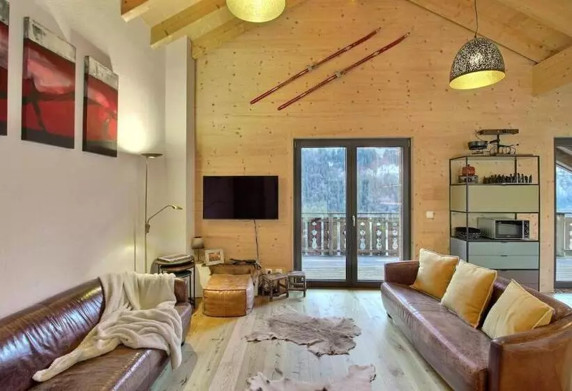 Source 24 Penthouse Spectacular View