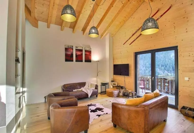 Source 24 Penthouse Spectacular View