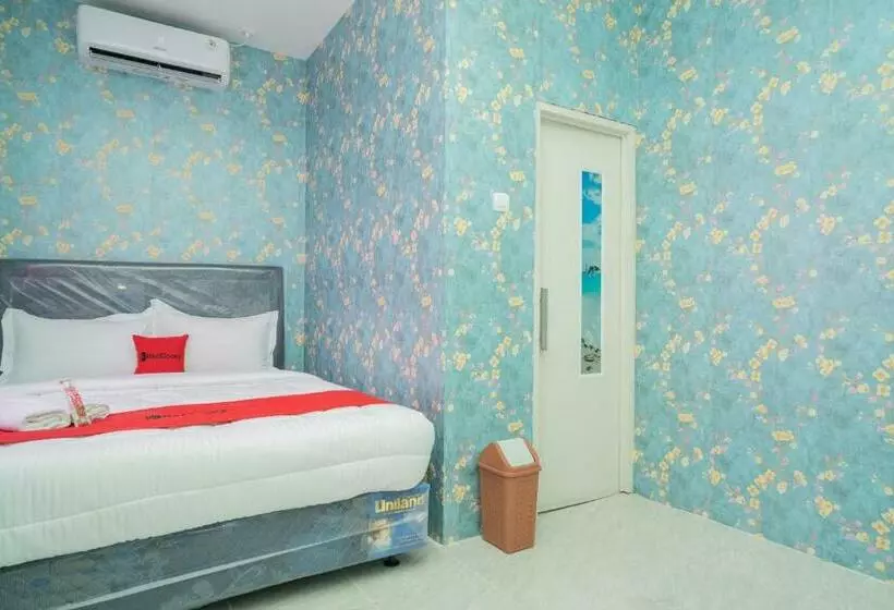 ホテル Reddoorz Plus Near Itc Cempaka Mas 2