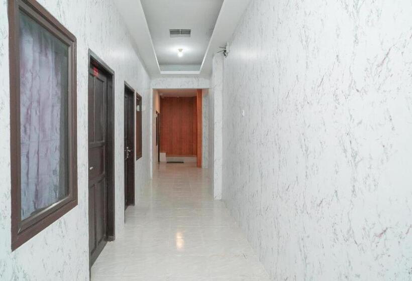 Hotel Reddoorz Plus Near Itc Cempaka Mas 2