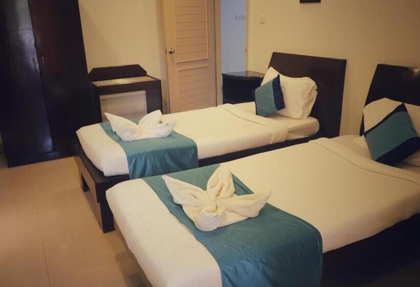 בית מלון כפרי The Green Path Eco