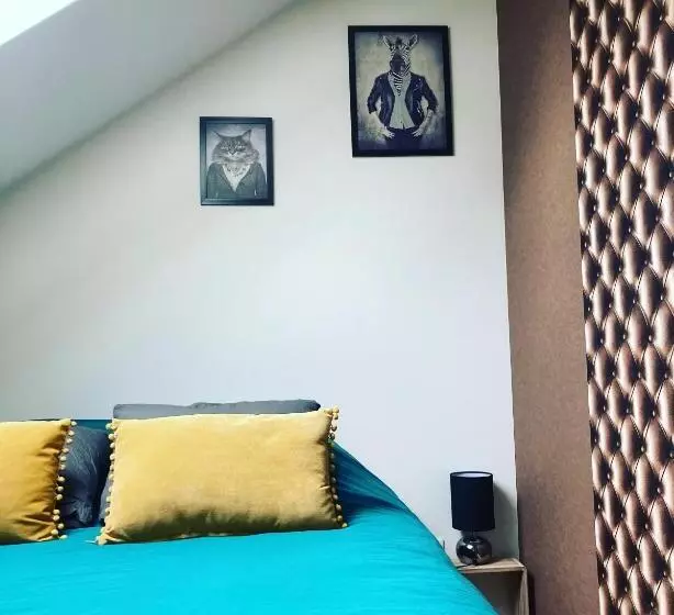 Le Carrosse, La Diligence, Centre Saint Jean De Losne Tarif 2pers 1 Chambre, Tarif 4 Pers 2 Chambres