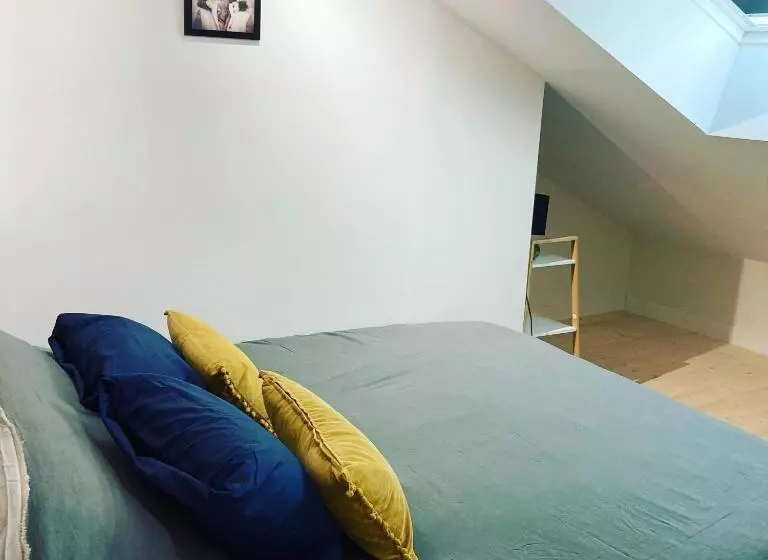 Le Carrosse, La Diligence, Centre Saint Jean De Losne Tarif 2pers 1 Chambre, Tarif 4 Pers 2 Chambres