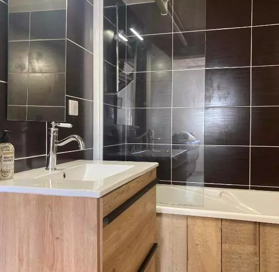 Le Carrosse, La Diligence, Centre Saint Jean De Losne Tarif 2pers 1 Chambre, Tarif 4 Pers 2 Chambres