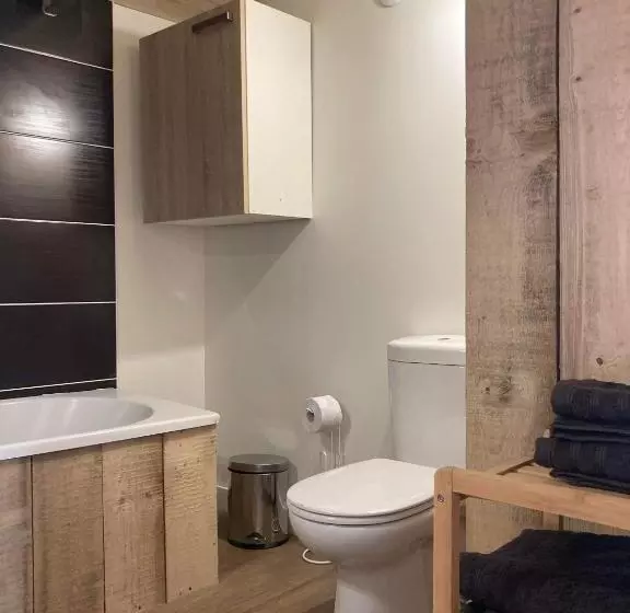 Le Carrosse, La Diligence, Centre Saint Jean De Losne Tarif 2pers 1 Chambre, Tarif 4 Pers 2 Chambres