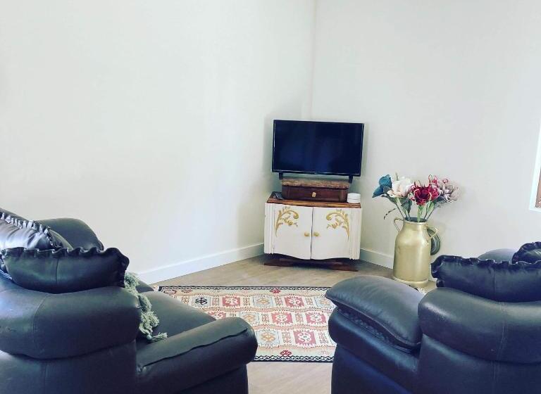 Le Carrosse, La Diligence, Centre Saint Jean De Losne Tarif 2pers 1 Chambre, Tarif 4 Pers 2 Chambres