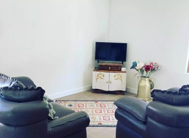 Le Carrosse, La Diligence, Centre Saint Jean De Losne Tarif 2pers 1 Chambre, Tarif 4 Pers 2 Chambres