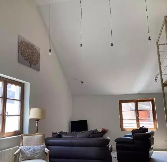 Le Carrosse, La Diligence, Centre Saint Jean De Losne Tarif 2pers 1 Chambre, Tarif 4 Pers 2 Chambres