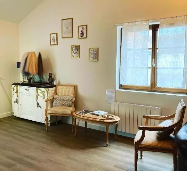 Le Carrosse, La Diligence, Centre Saint Jean De Losne Tarif 2pers 1 Chambre, Tarif 4 Pers 2 Chambres