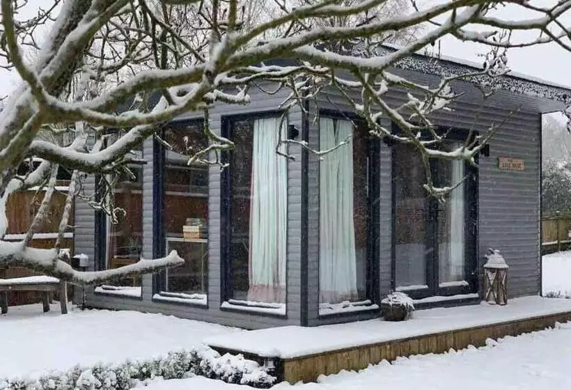 Self Contained Garden Studio With Stunning Views