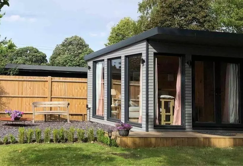 Self Contained Garden Studio With Stunning Views