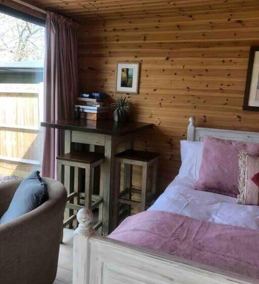 Self Contained Garden Studio With Stunning Views