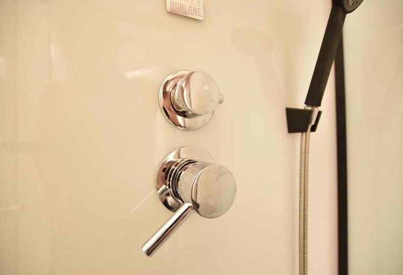 Super Central City Appartement With Free Parking