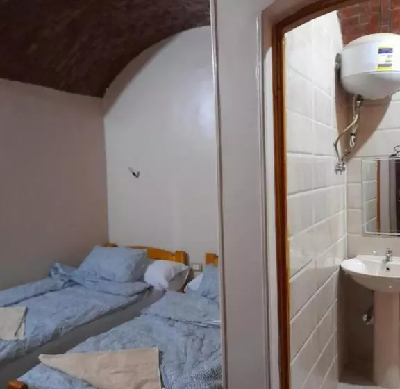 تختخواب و صبحانه Honeymoonnaka Guest House Nubian