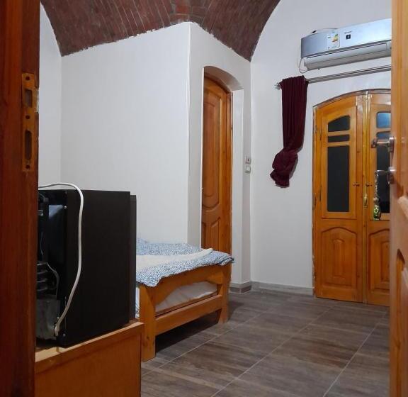 تختخواب و صبحانه Honeymoonnaka Guest House Nubian