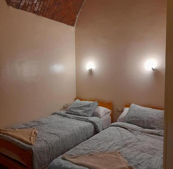 تختخواب و صبحانه Honeymoonnaka Guest House Nubian