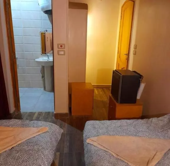 تختخواب و صبحانه Honeymoonnaka Guest House Nubian