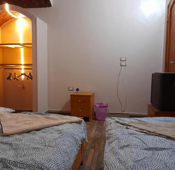 تختخواب و صبحانه Honeymoonnaka Guest House Nubian