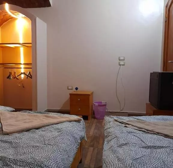 تختخواب و صبحانه Honeymoonnaka Guest House Nubian