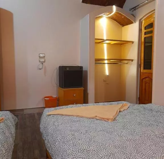 تختخواب و صبحانه Honeymoonnaka Guest House Nubian