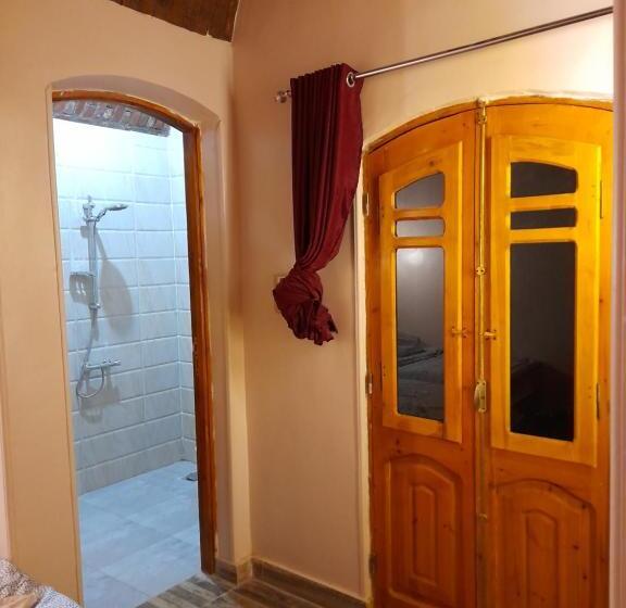 تختخواب و صبحانه Honeymoonnaka Guest House Nubian