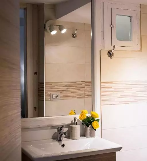 Bed And Breakfast Port Inn   Free Transport B&b To Cruise Ship