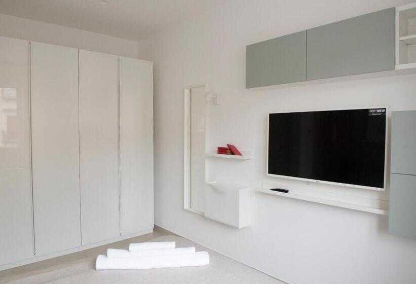 Leflole B&b Sleep And Go Out