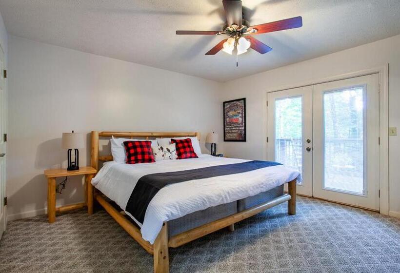 Little Cub Cottage   Mtn Views & Community Pools