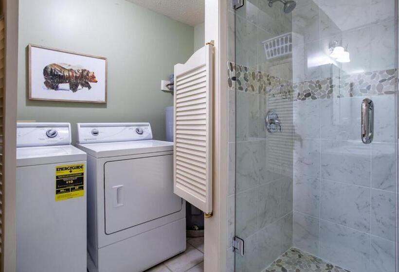 Little Cub Cottage   Mtn Views & Community Pools