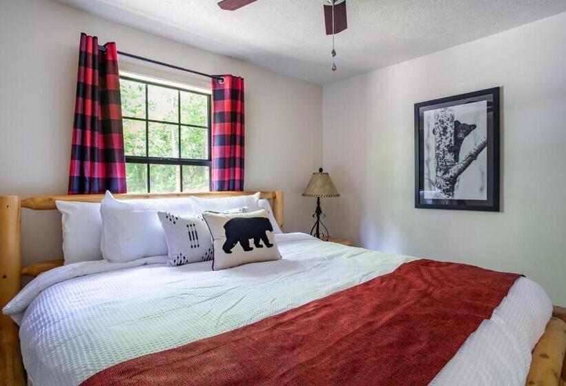 Little Cub Cottage   Mtn Views & Community Pools