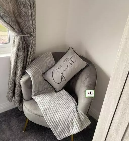 Modern 4 Bedroom House In Weymouth