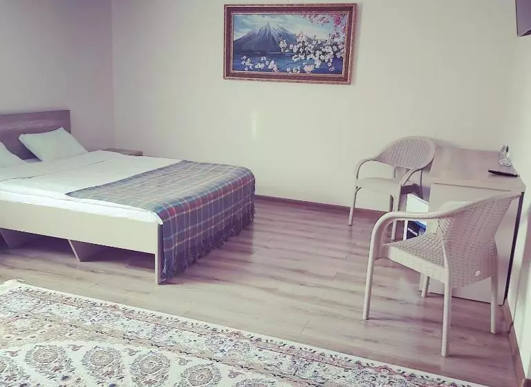هتل дар ай