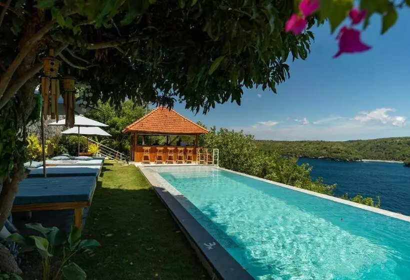 Hotelli Butterfly Villas Nusa Ceningan