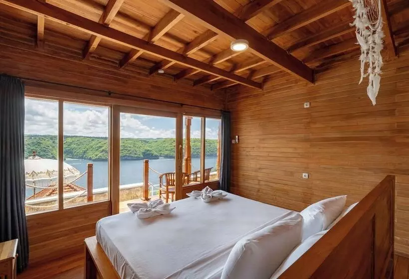 Hotelli Butterfly Villas Nusa Ceningan