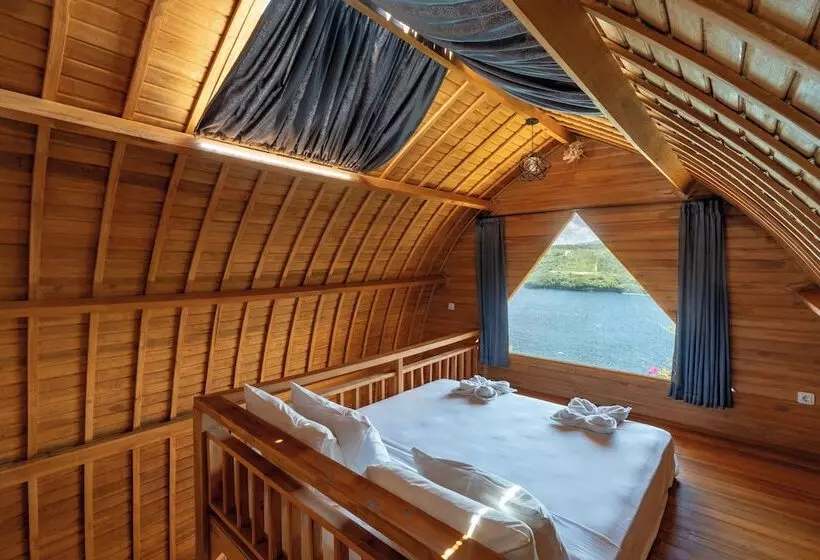 Hotelli Butterfly Villas Nusa Ceningan