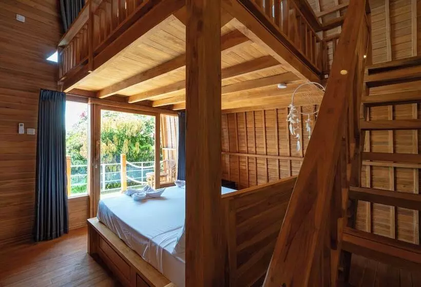 Hotelli Butterfly Villas Nusa Ceningan