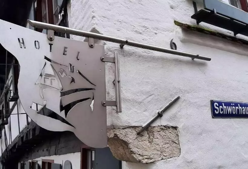 Hotelli Schiefes Haus