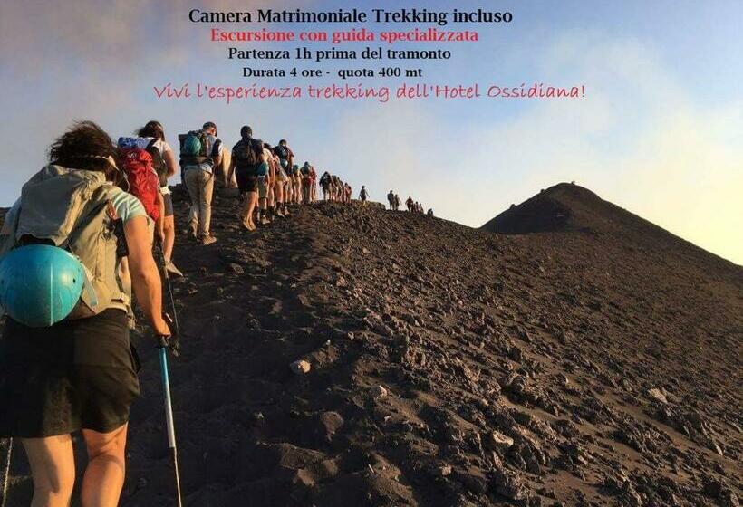 호텔 Stromboli Trekking Accommodation   Room And Excursion For 2 Included