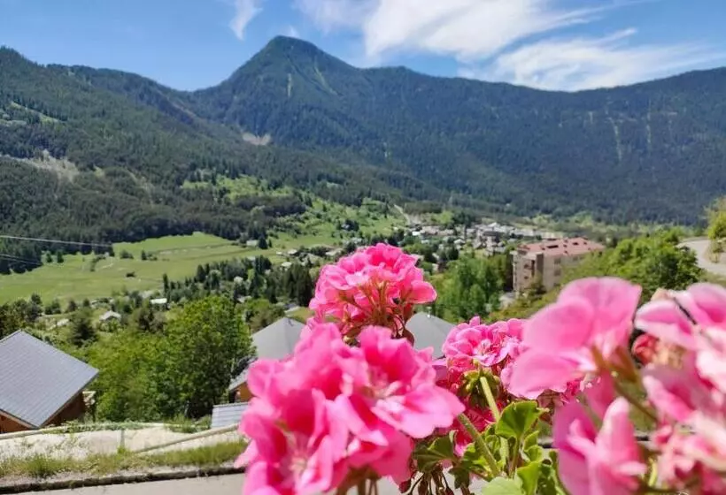 تختخواب و صبحانه Chambres D Hôtes Le Grand Chalet