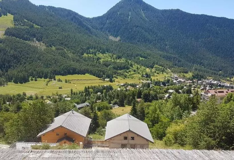 تختخواب و صبحانه Chambres D Hôtes Le Grand Chalet