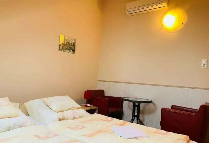 Aamiaismajoitus (B&B) Kinizsi Panzió