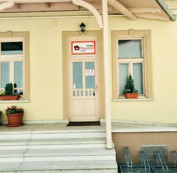 Aamiaismajoitus (B&B) Kinizsi Panzió
