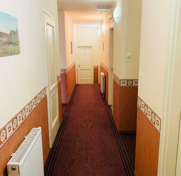 Bed and Breakfast Kinizsi Panzió