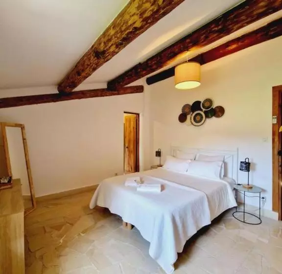 Aamiaismajoitus (B&B) Mas Du Rollier Chambres D Hôtes