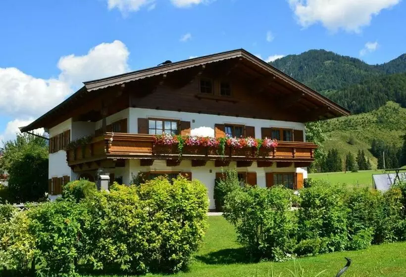 ホテル Gästehaus Glaagut   Familie Hain